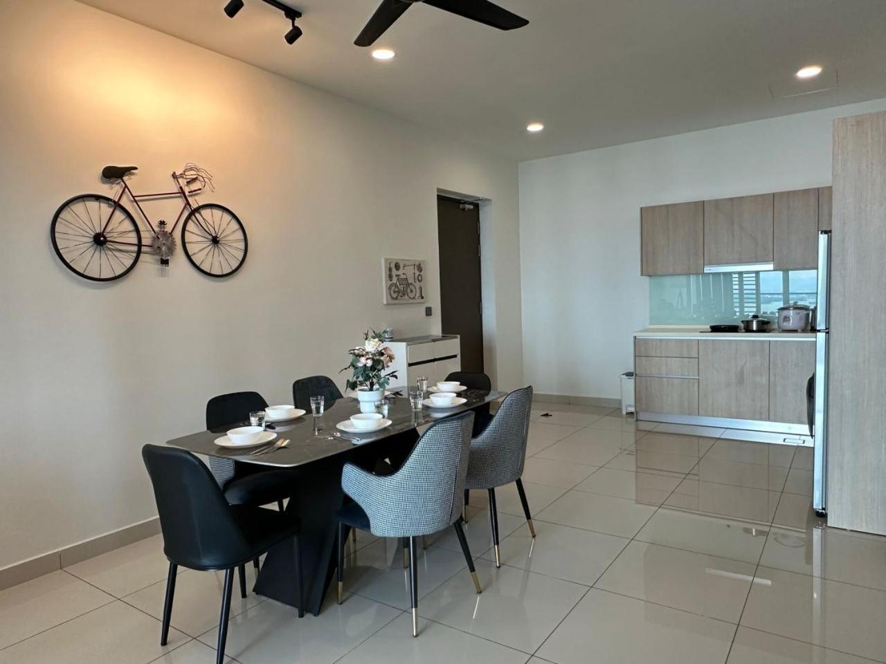 Haven 3 Bedroom Apartment *